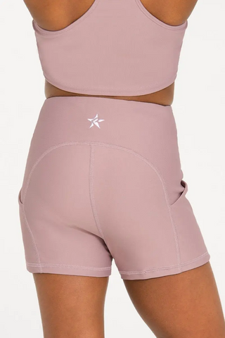 _rr2506lk_iconic_compression_short_in_fawn-e_2